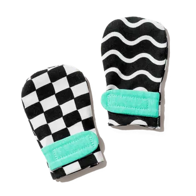 Black & White Mittens